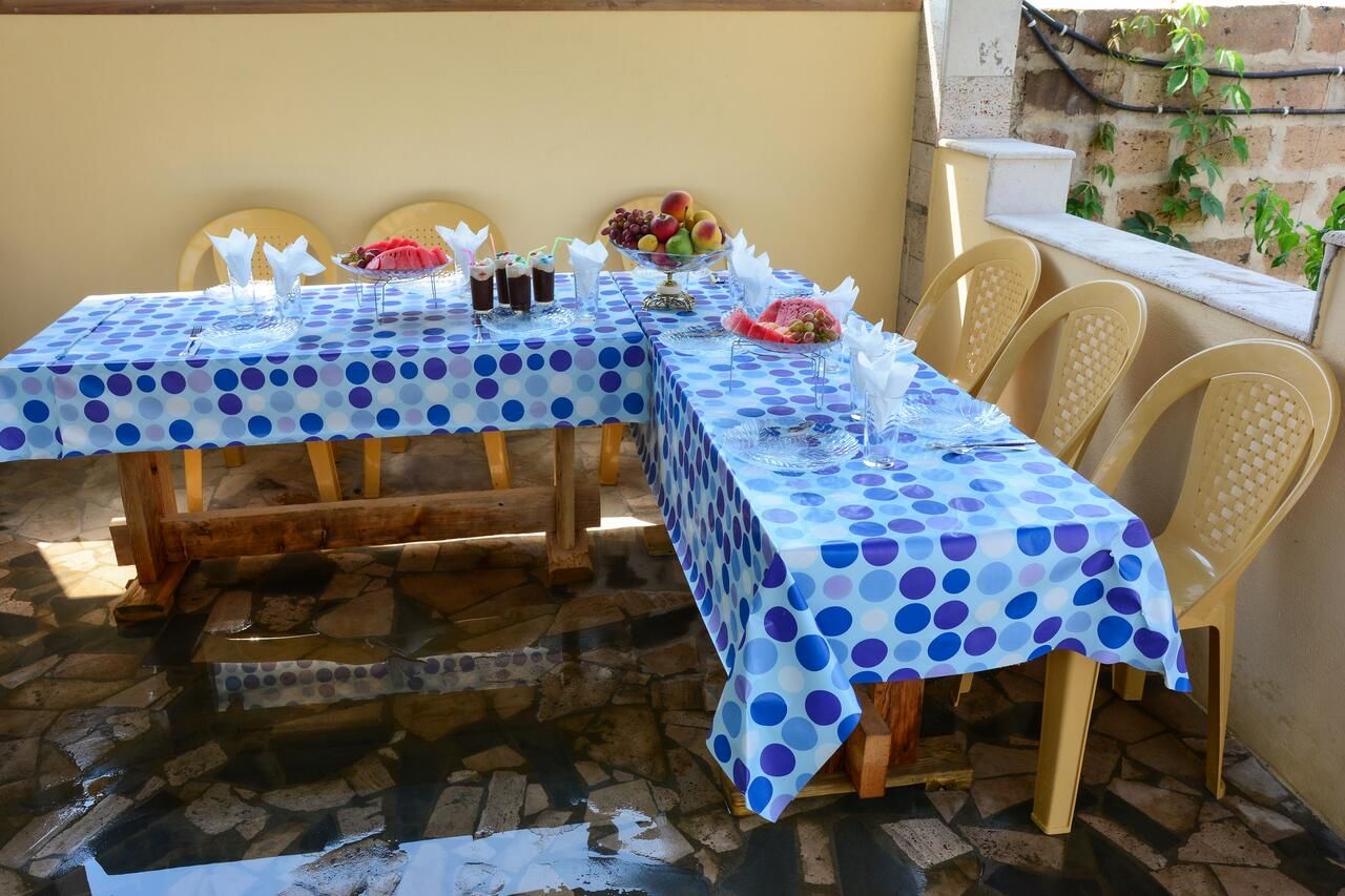 Дома для отпуска Blue House Yerevan Ереван-11
