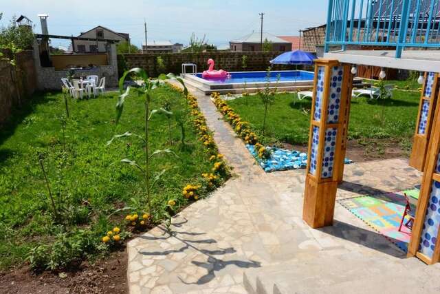 Дома для отпуска Blue House Yerevan Ереван-43